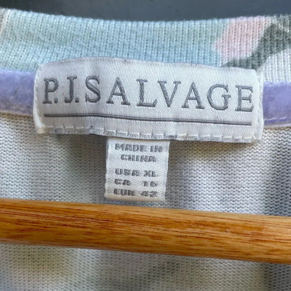 PJ Salvage  Camo Blooms Printed Lounge Top, size XL - Picture 5 of 9